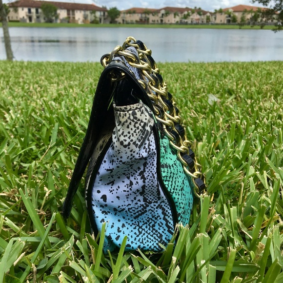 - ❌❌ SOLD ❌❌ Snakeskin Chain Purse Bag - Picture 5 of 8